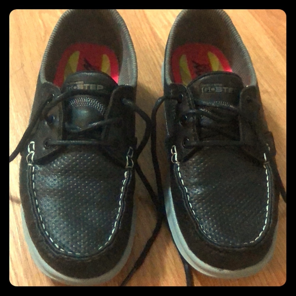 Black & grey Skechers Gostep